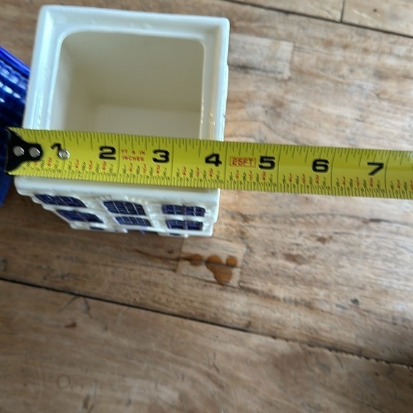 Blue Delft hand painted jar with lid - Picture 10 of 13